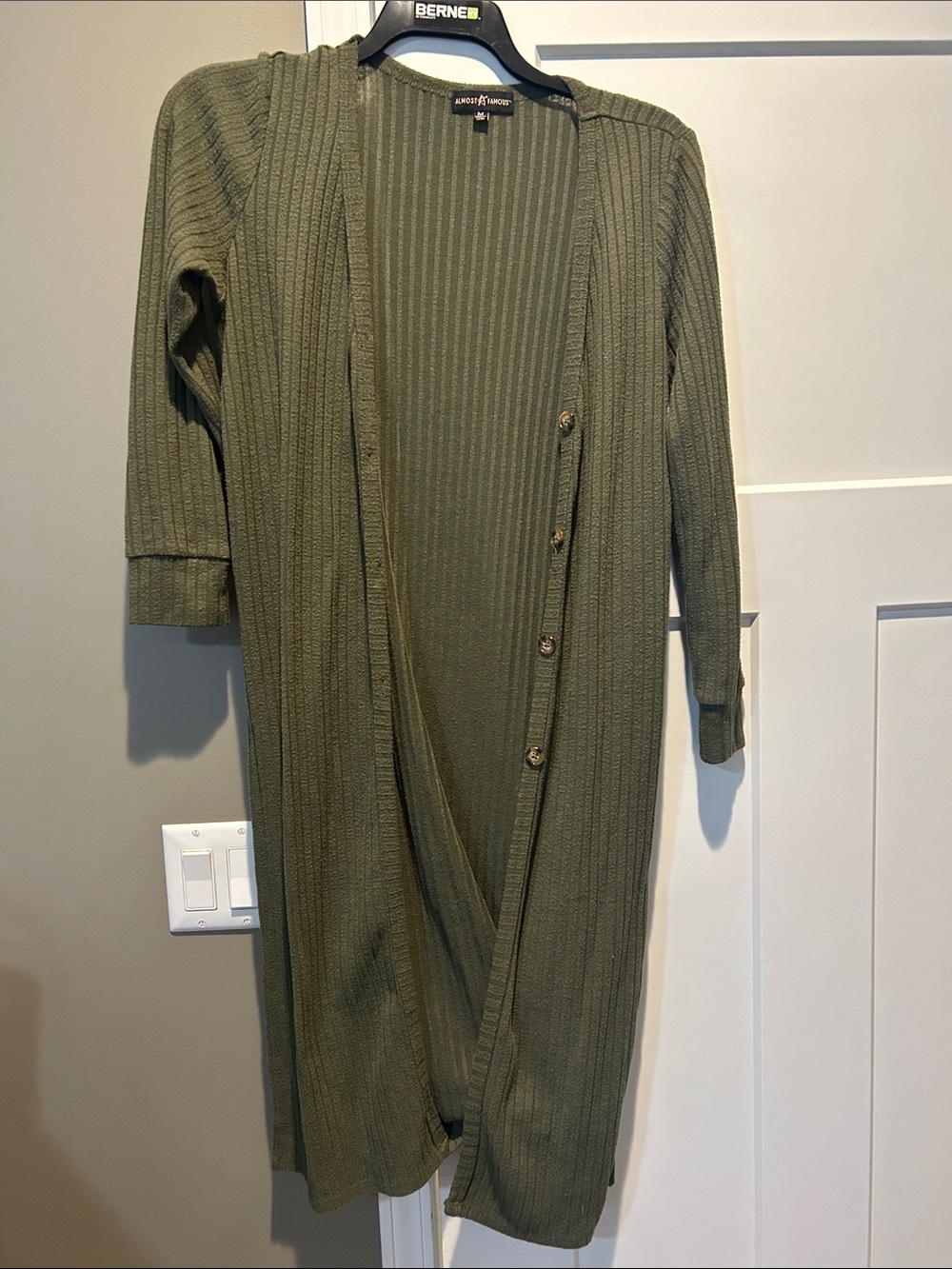 Almost Famous women’s size medium oliv Green Ribbed Button-Front Duster Cardigan